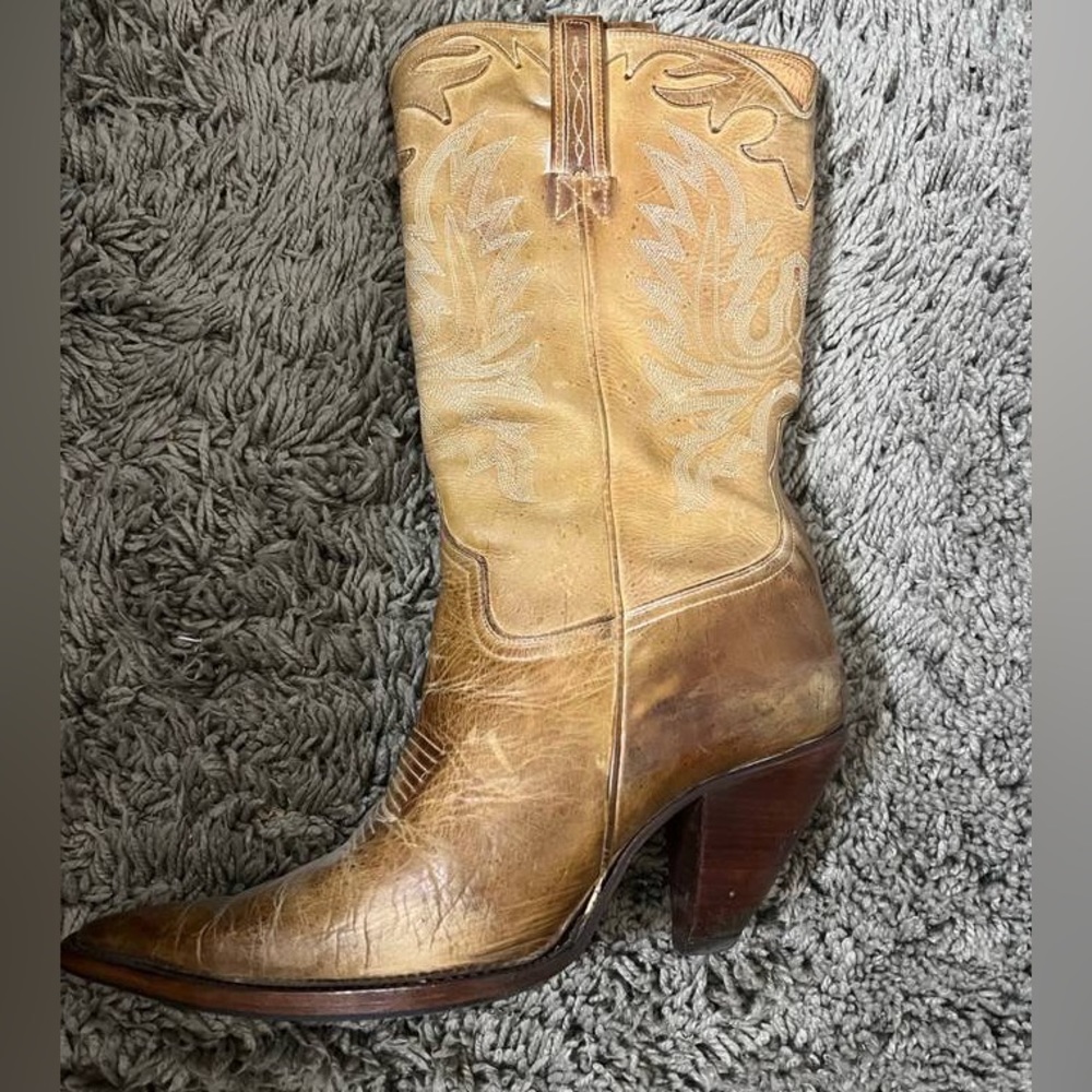 Charlie 1 Horse By Lucchese Western Boots. Womens 9.5 b Tan Leather Point.